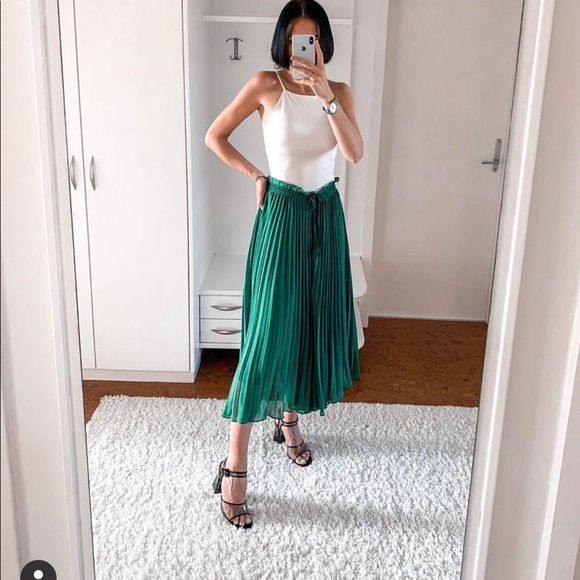 Zara pleated wide  pants bloggers favorite - Picture 9 of 9